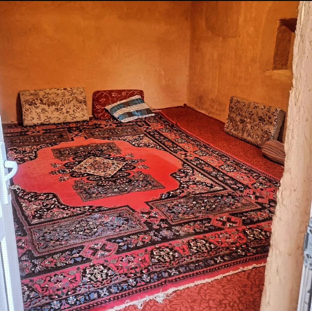 بومگردی طلوع بهشت در بهشت گمشده کامفیروز - اتاق بلوط -1