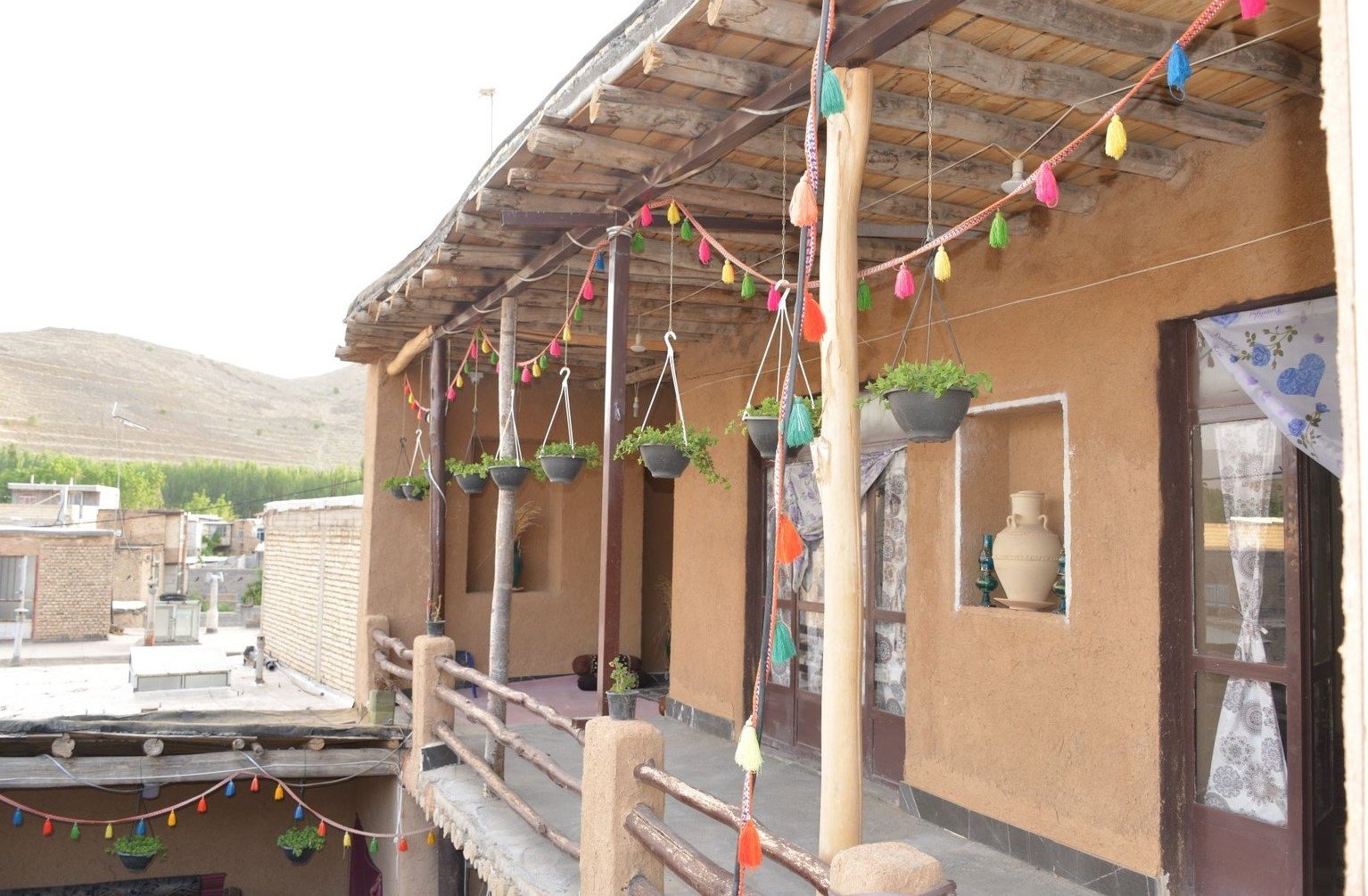 بومگردی گینای در روستای کاهکش سامان - واحد 4-6
