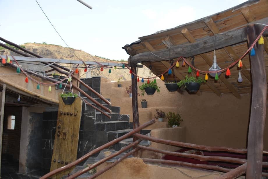 بومگردی گینای در روستای کاهکش سامان - واحد 4-7