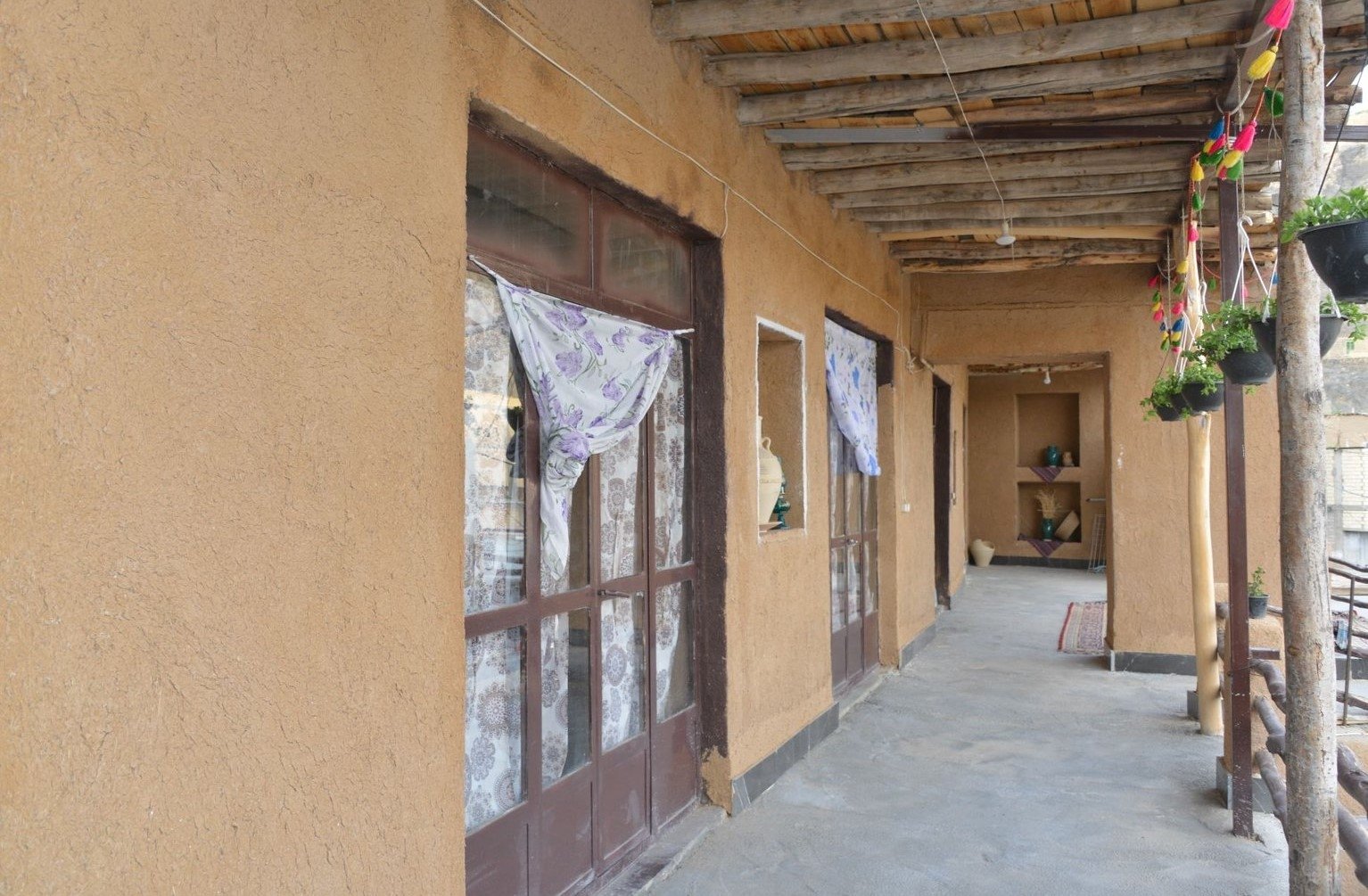 بومگردی گینای در روستای کاهکش سامان - واحد 4-3