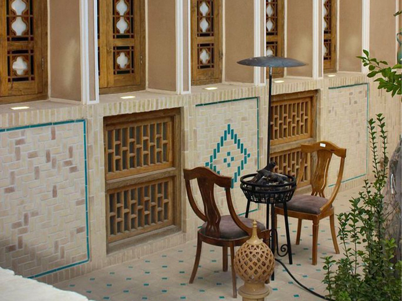 بومگردی عزیزخان در یزد - اتاق عزیز-13