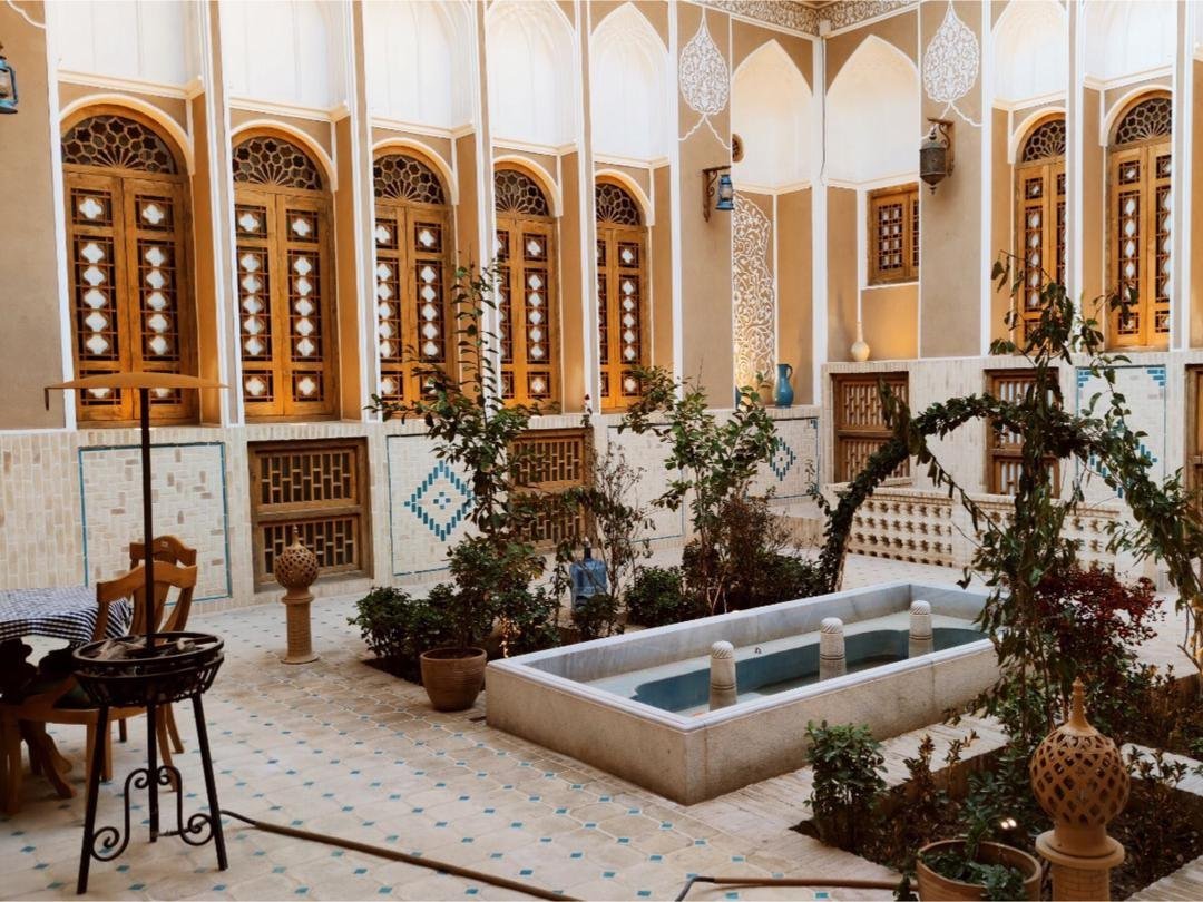 بومگردی عزیزخان در یزد - اتاق عزیز-15