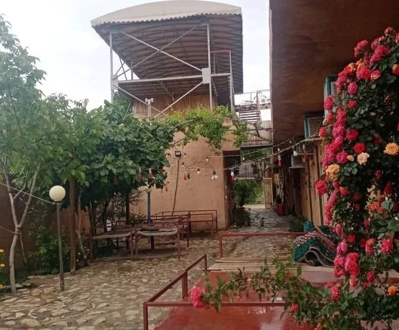 بومگردی طلوع بهشت در بهشت گمشده کامفیروز - اتاق بلوط -5