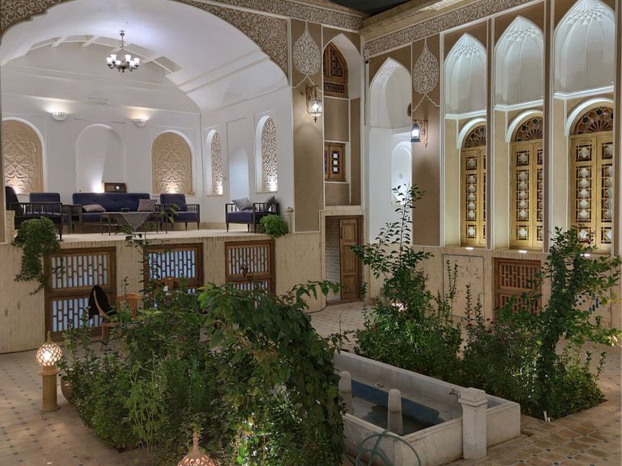 بومگردی عزیزخان در یزد - اتاق عزیز-17
