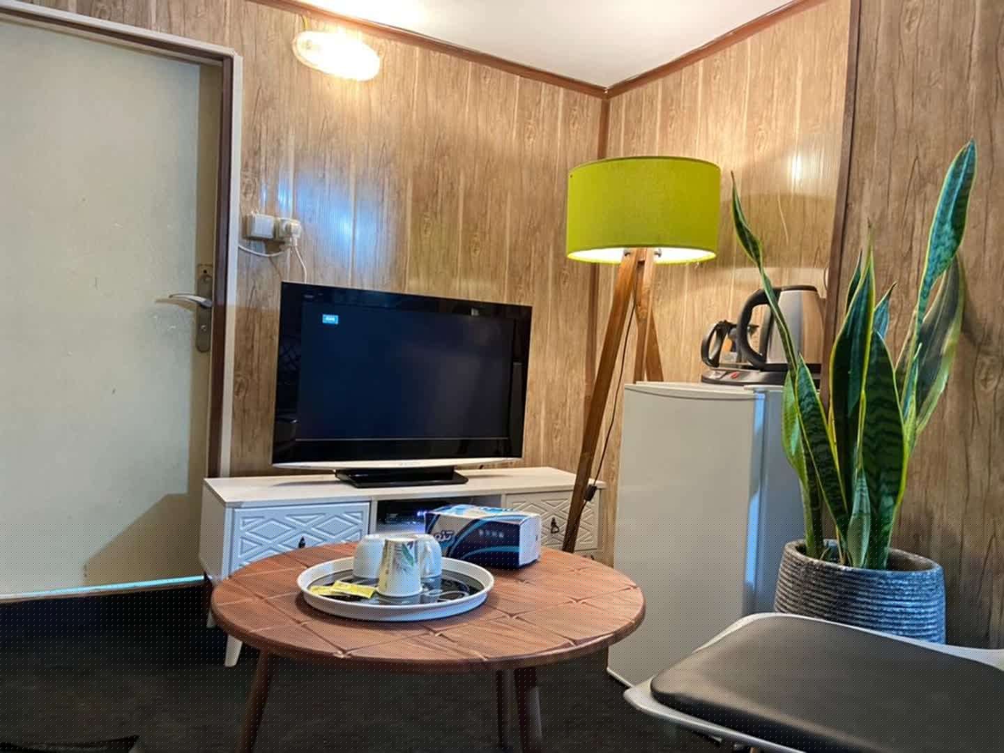 سوئیت یاس فاطمی تهران (100)